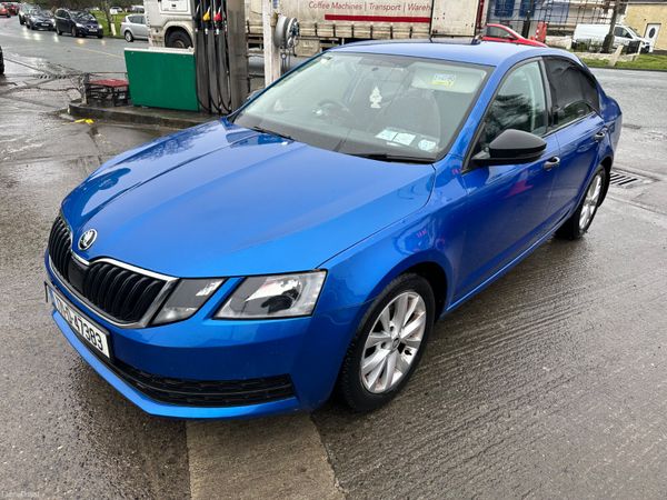 Skoda Octavia Hatchback, Diesel, 2017, Blue