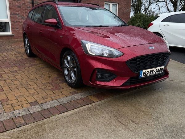 Ford Focus Estate, Diesel, 2019, Red