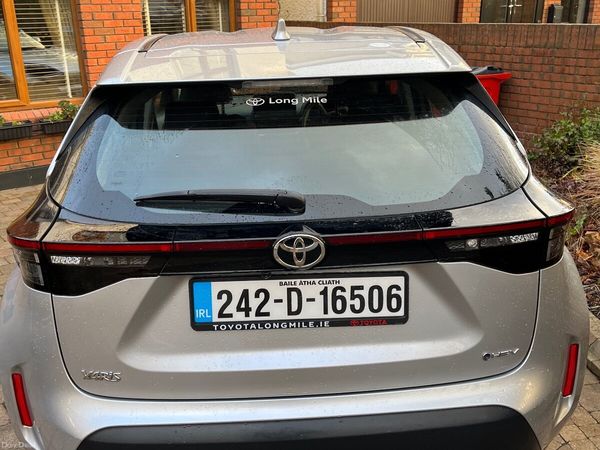 Toyota Yaris Cross Hatchback, Petrol Hybrid, 2024, Grey