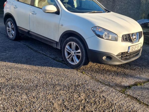 Nissan Qashqai Hatchback, Diesel, 2012, White