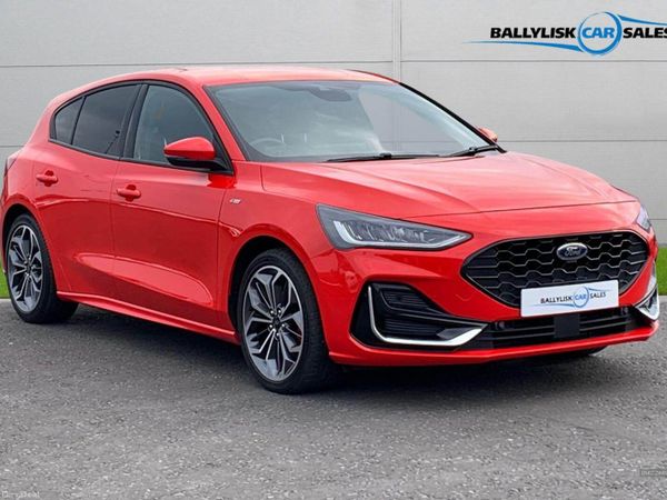 Ford Focus Hatchback, Petrol, 2023, Red