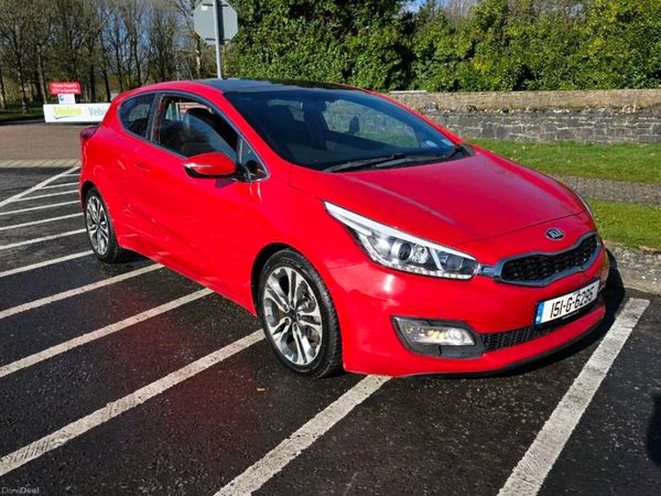 Kia Ceed Hatchback, Diesel, 2015, Red