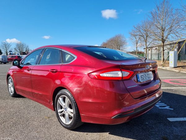 Ford Mondeo Hatchback, Diesel, 2015, Red