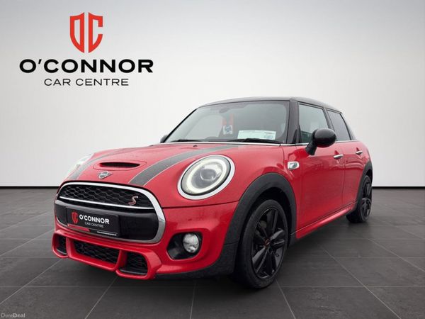 Mini Cooper Estate, Petrol, 2018, Red