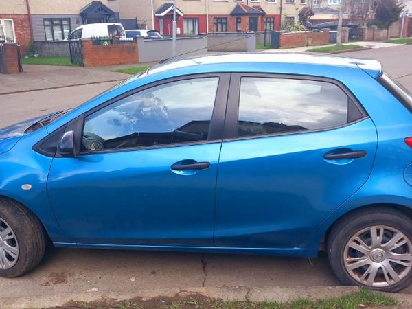 Mazda Mazda2 Hatchback, Petrol, 2012, Blue