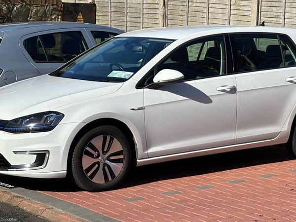 Volkswagen Golf Estate, Electric, 2017, White