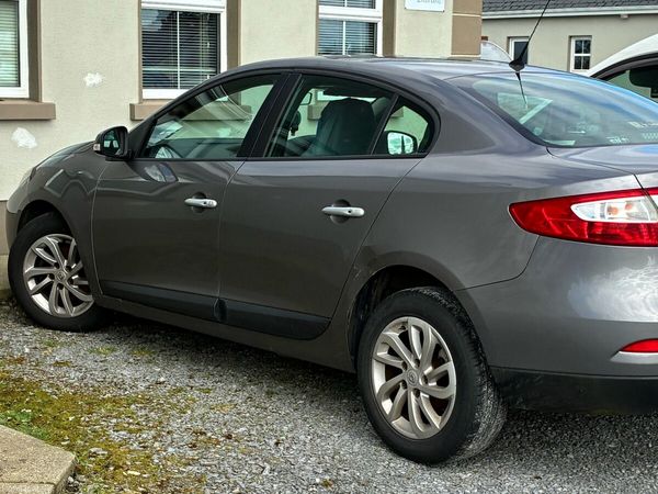 Renault Fluence Saloon, Diesel, 2015, Grey