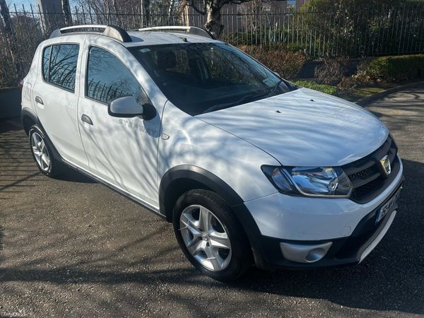 Dacia Sandero Stepway Hatchback, Diesel, 2015, White