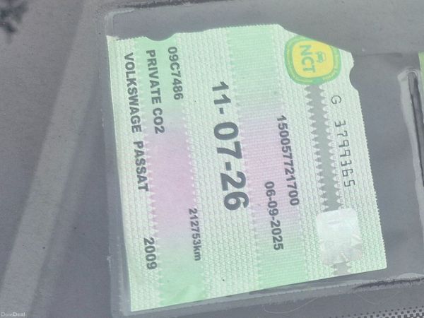 Volkswagen Passat Saloon, Petrol, 2009, Brown