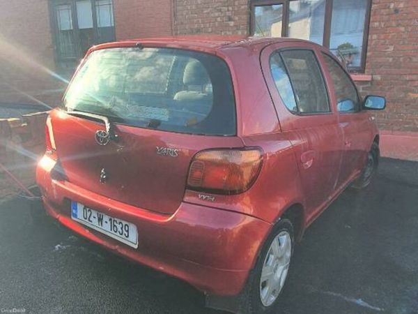 Toyota Yaris Hatchback, Petrol, 2002, Red