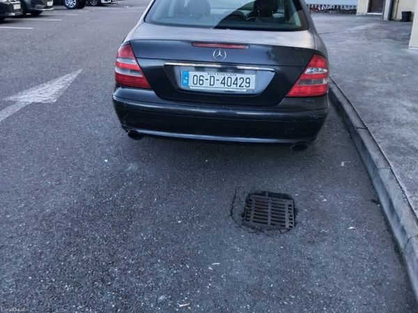 Mercedes-Benz E-Class Saloon, Petrol, 2006, Black