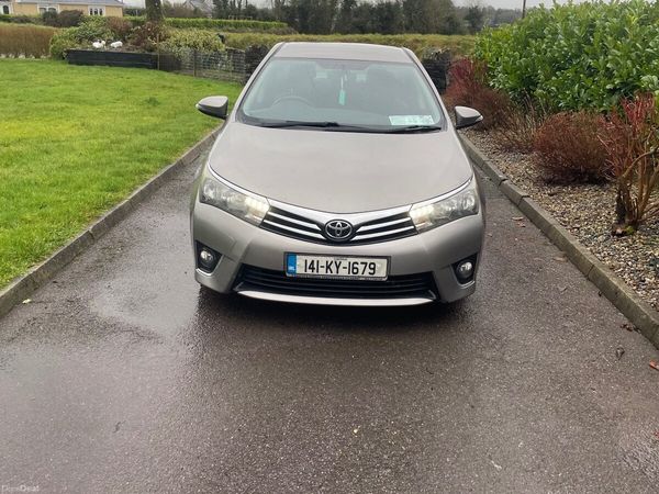 Toyota Corolla Saloon, Diesel, 2014, Bronze