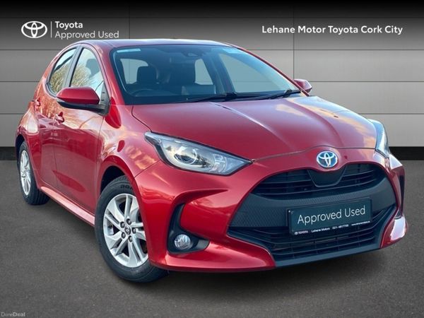 Toyota Yaris Hatchback, Petrol Hybrid, 2023, Red
