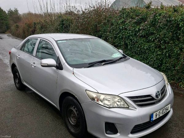 Toyota Corolla Saloon, Petrol, 2011, Silver