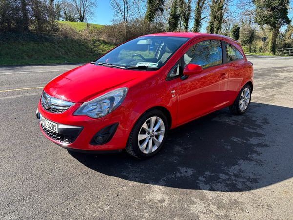 Vauxhall Corsa Hatchback, Petrol, 2014, Red