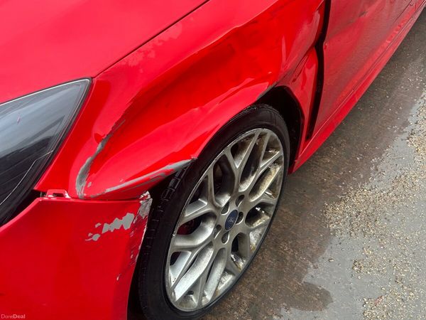 Ford Focus Hatchback, Diesel, 2014, Red