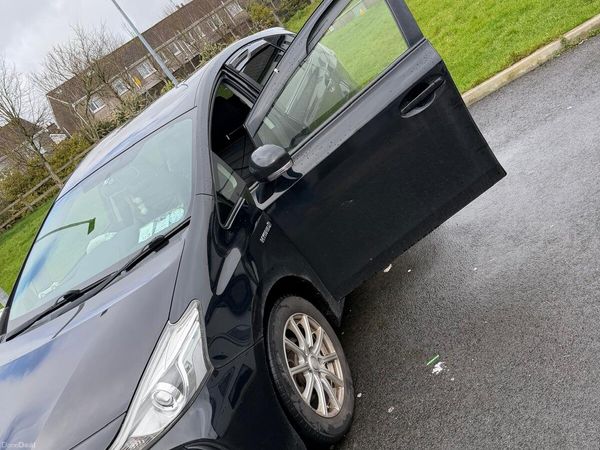 Toyota Prius MPV, Petrol Hybrid, 2015, Black