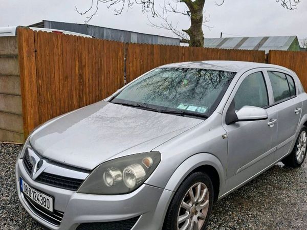 Vauxhall Astra Hatchback, Diesel, 2008, Silver
