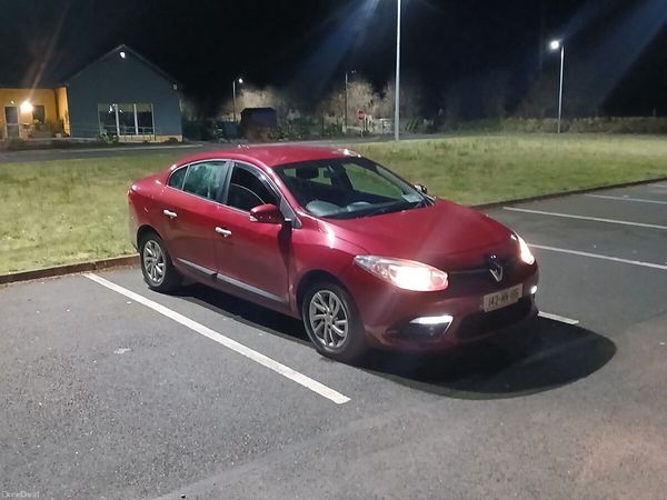 Renault Fluence Saloon, Diesel, 2014, Red