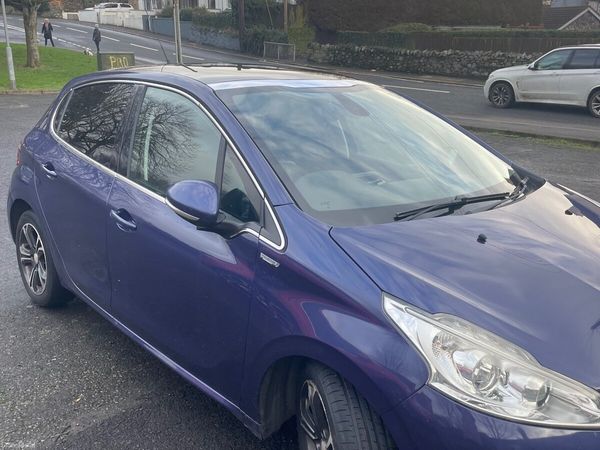Peugeot 208 Hatchback, Diesel, 2013, Blue