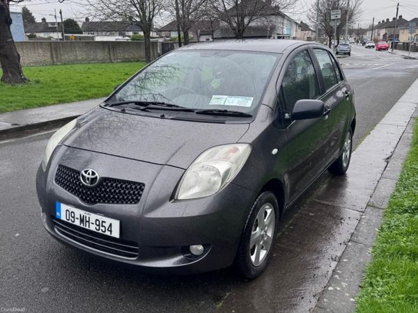 Toyota Yaris Hatchback, Petrol, 2009, Grey
