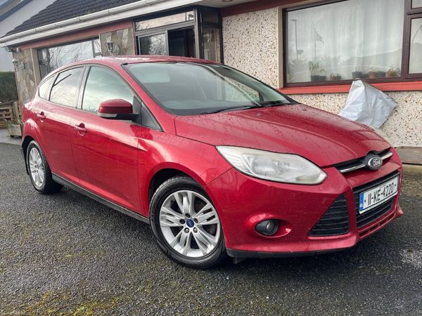 Ford Focus Hatchback, Diesel, 2011, Red