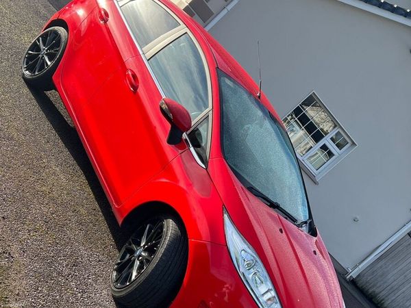 Ford Fiesta Hatchback, Petrol, 2016, Red