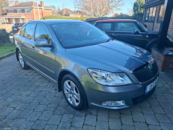 Skoda Octavia Saloon, Petrol, 2013, Grey