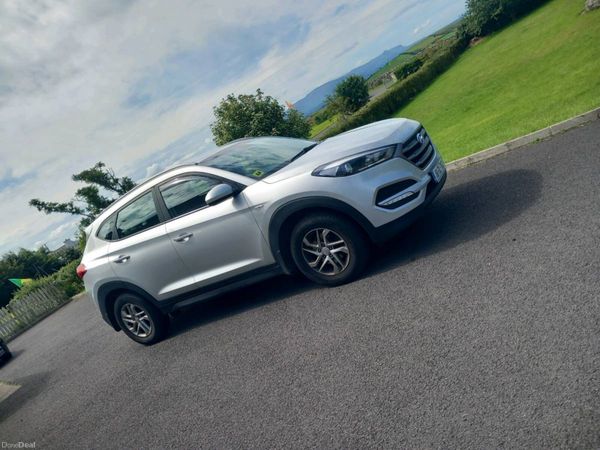 Hyundai Tucson SUV, Diesel, 2016, Silver