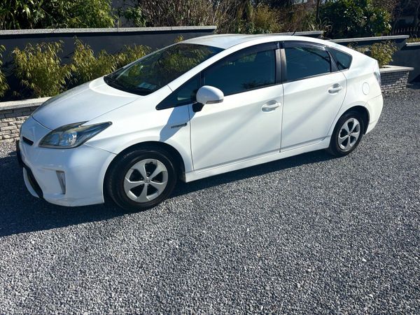 Toyota Prius Hatchback, Petrol Hybrid, 2014, White