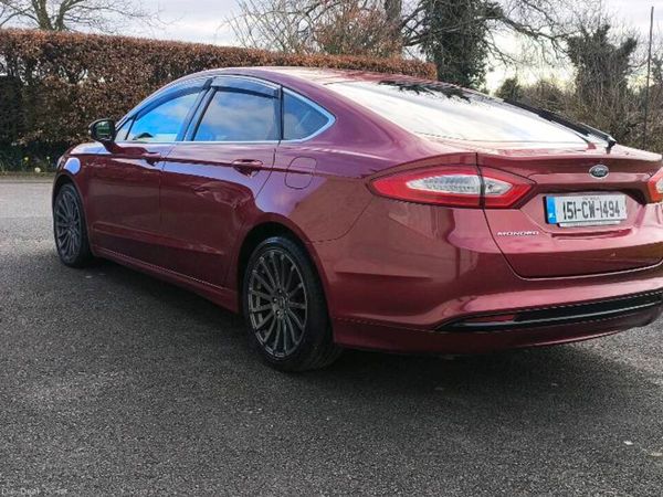 Ford Mondeo Hatchback, Diesel, 2015, Red