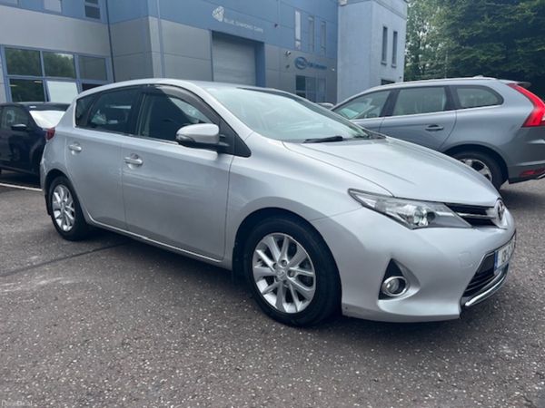 Toyota Auris Hatchback, Diesel, 2013, Silver