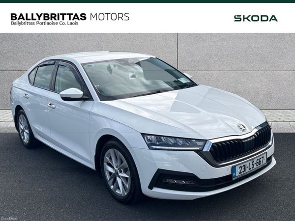 Skoda Octavia Saloon, Petrol, 2023, White