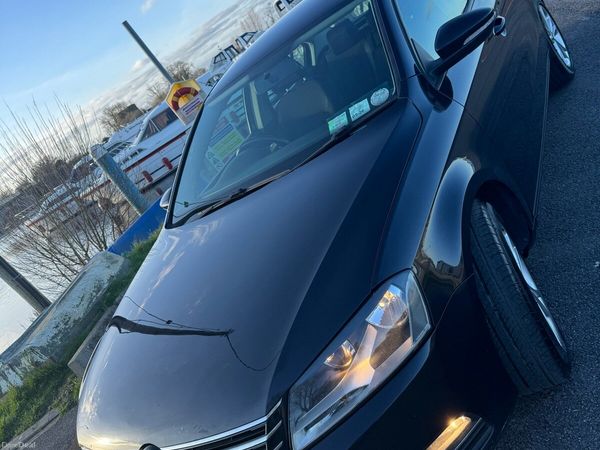 Volkswagen Passat Saloon, Diesel, 2012, Black