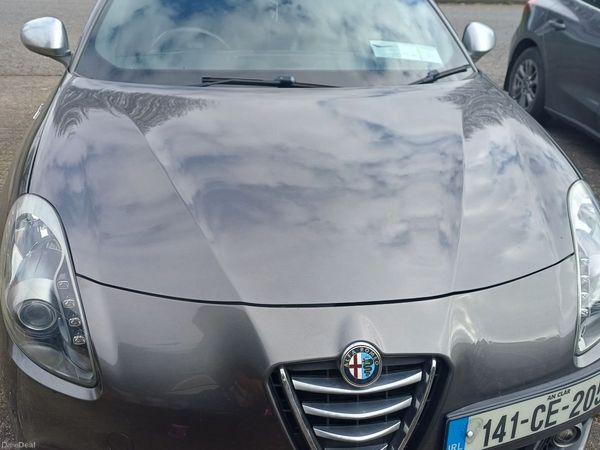 Alfa Romeo Giulietta Hatchback, Petrol, 2014, Grey