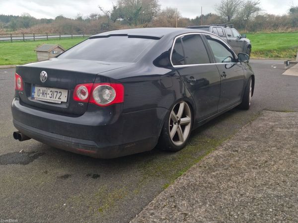 Volkswagen Jetta Saloon, Diesel, 2010, Black