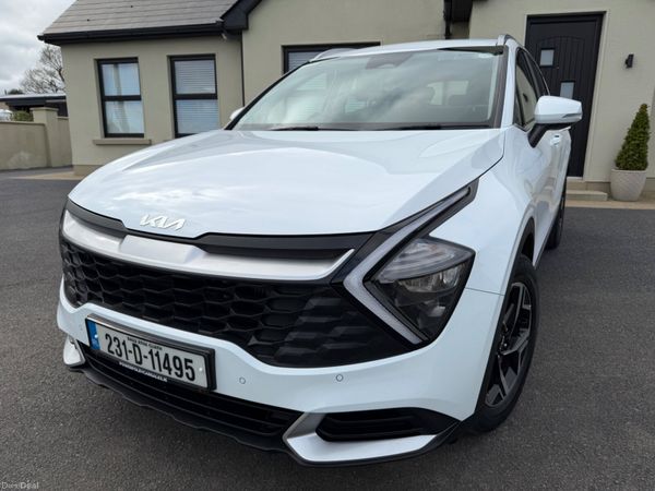 Kia Sportage SUV, Diesel Hybrid, 2023, White