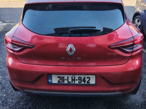 Renault Clio Hatchback, Petrol, 2021, Red