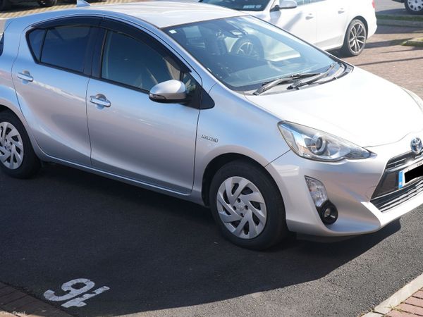 Toyota Aqua Hatchback, Petrol Hybrid, 2017, Silver