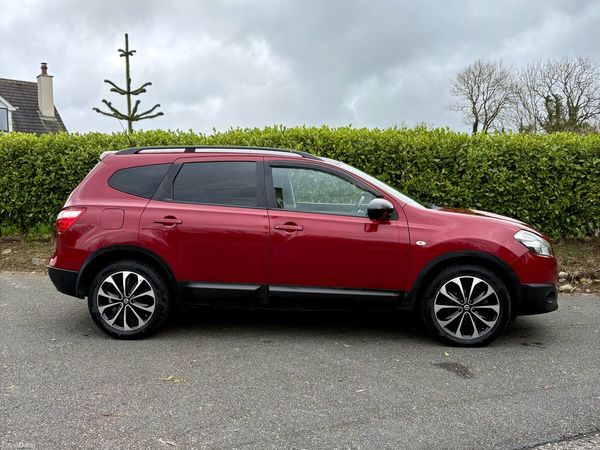 Nissan Qashqai+2 MPV, Diesel, 2013, Red