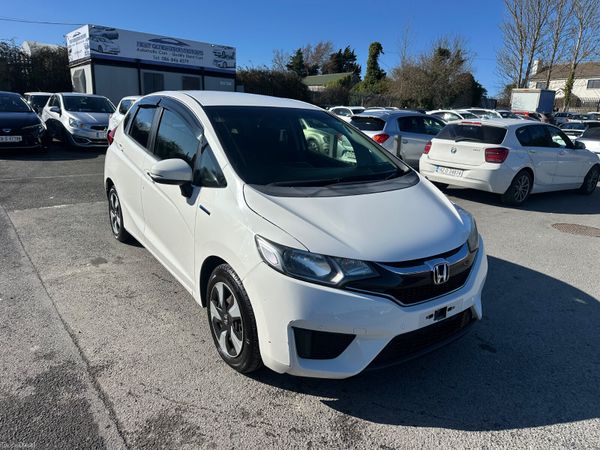 Honda Fit Hatchback, Petrol Hybrid, 2016, White