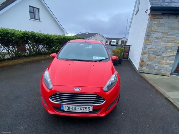 Ford Fiesta Hatchback, Petrol, 2013, Red