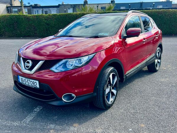 Nissan Qashqai Hatchback, Diesel, 2016, Red