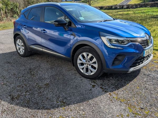 Renault Captur Hatchback, Petrol, 2021, Blue
