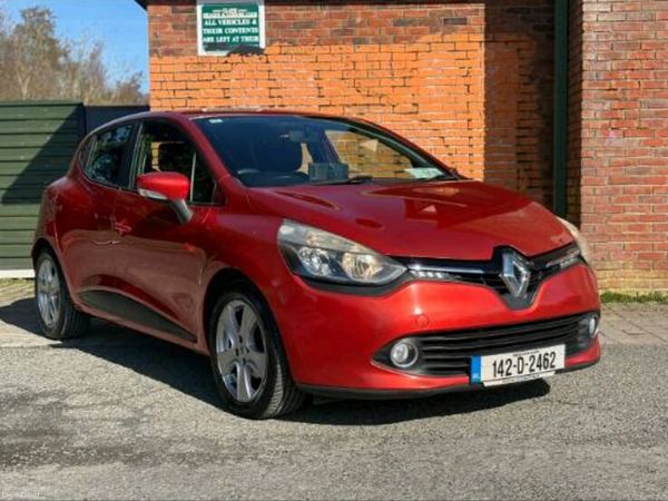 Renault Clio Hatchback, Petrol, 2014, Red