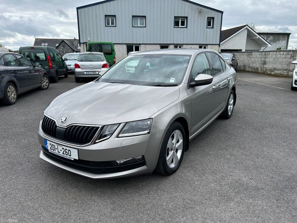 Skoda Octavia Saloon, Diesel, 2020, Grey