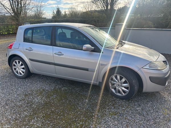 Renault Megane Hatchback, Petrol, 2008, Silver