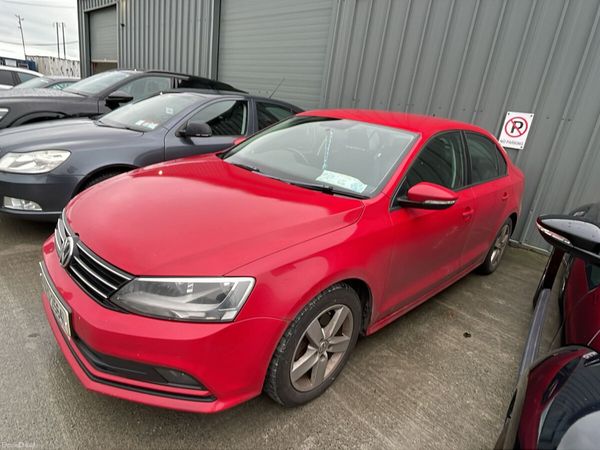 Volkswagen Jetta Saloon, Diesel, 2015, Red