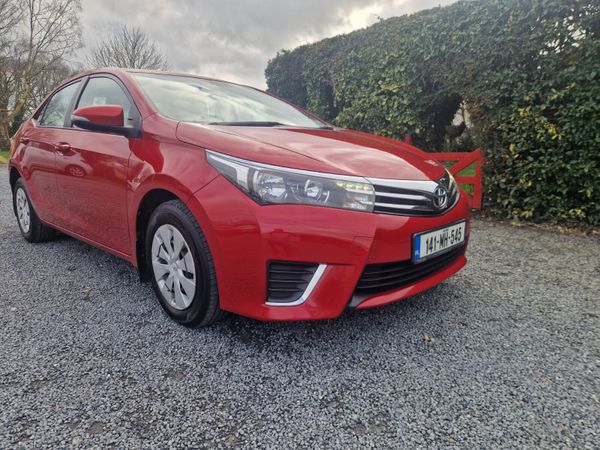 Toyota Corolla Saloon, Diesel, 2014, Red