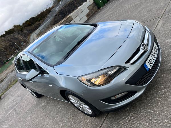 Vauxhall Astra Hatchback, Diesel, 2014, Silver